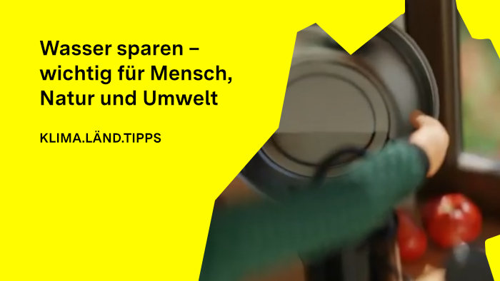 Illustration von einer Person, die in der Küche eine Pfanne spült.