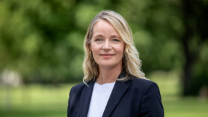 Portrait der Umweltministerin Thekla Walkder MdL