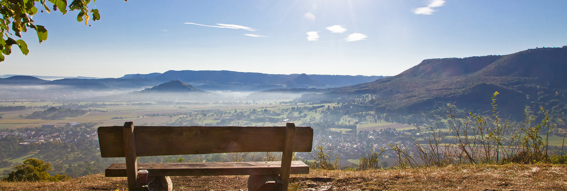 Blick auf den Albtrauf am Morgen - Hörnle, Teck, schwäbisch Alb