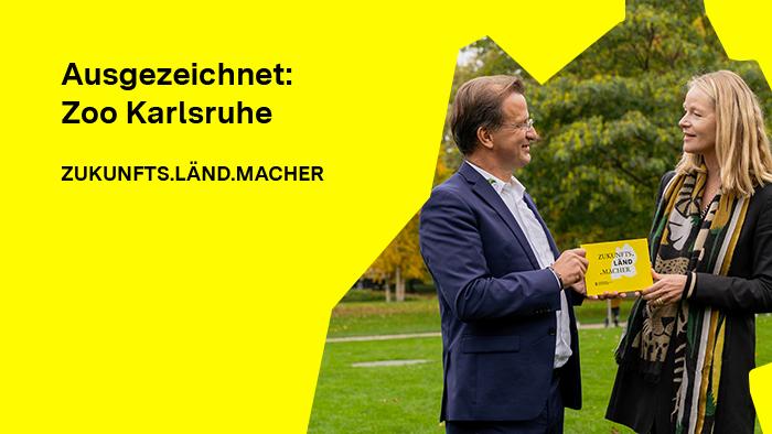 Umweltministerin Thekla Walker (rechts) hat den Zoologische Stadtgarten Karlsruhe als ZUKUNFTS.LÄND.MACHER geehrt und überreichte Zoodirektor Professor Dr. Matthias Reinschmidt die Auszeichnung.